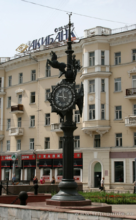 Часы на улице Баумана