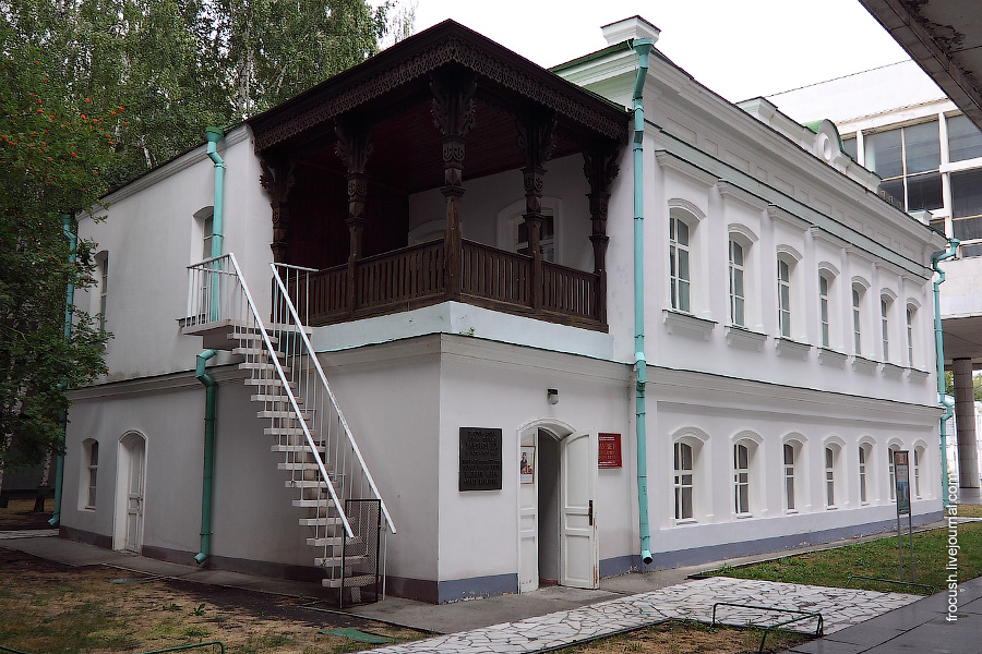 В этом доме в 1870 - 1871 годах жила семья Ульяновых.