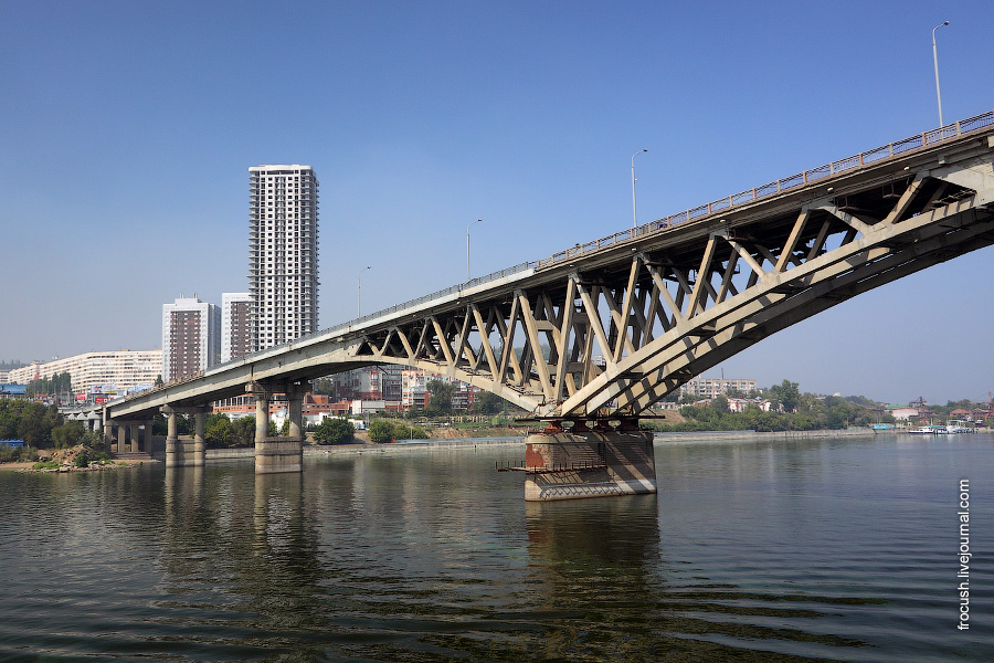 Саратовский мост через Волгу, небоскреб «Елена»