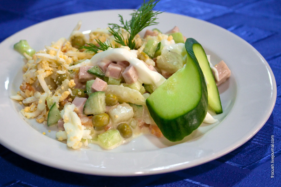 Ужин 2 июля 2010 года на теплоходе «М.В.Ломоносов». Салат.